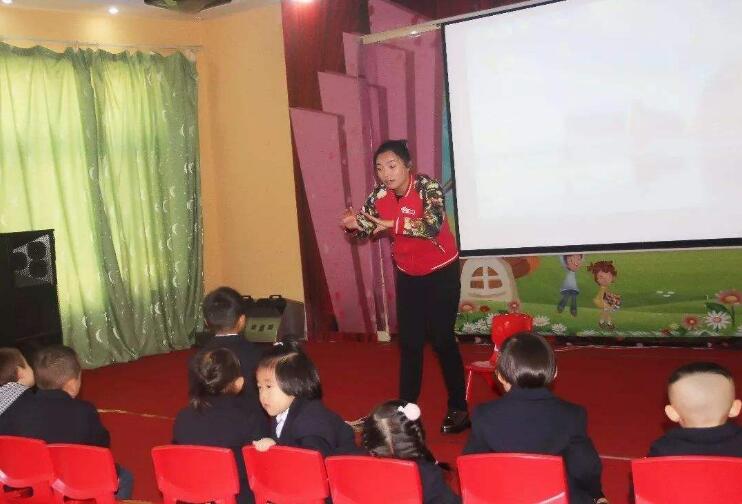 小班数学小猪洗澡教案2