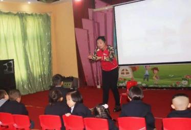 小班数学小猪洗澡教案2