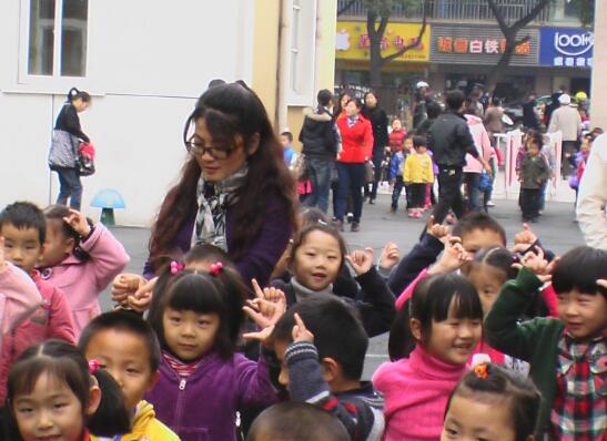 中班音乐抬轿子教案3
