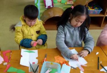 幼儿园小鱼捉迷藏教案3