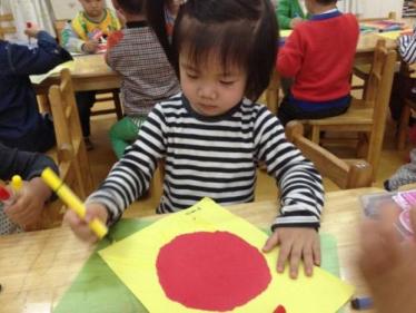 小班美术红蛋太阳教案3
