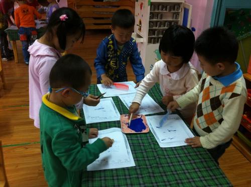 幼儿园小班雨天里的多多教案1