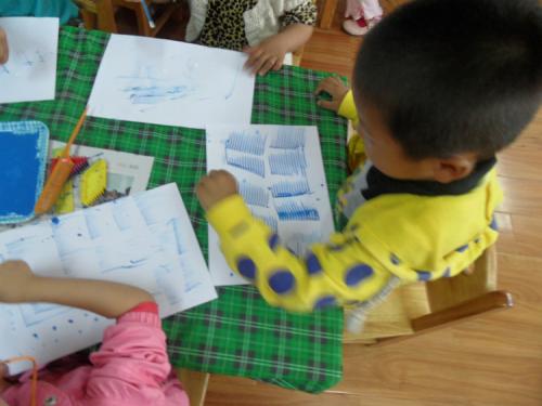 幼儿园小班雨天里的多多教案2