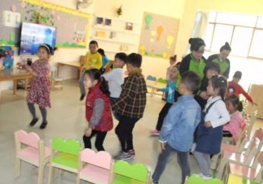 幼儿园托班健康他为什么肚子疼教案1