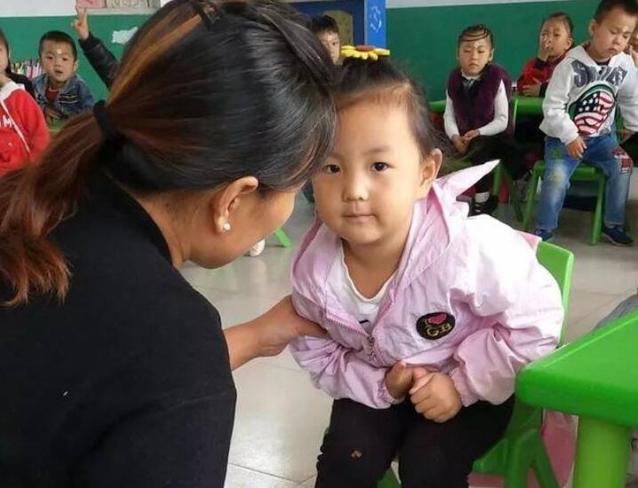 小班安全肚子疼了教案1