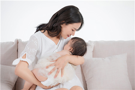 嬰兒長牙怎么補鈣最好 母乳喂養是最好的補鈣方式