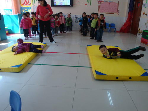 幼儿园健康我会骨碌碌教案1
