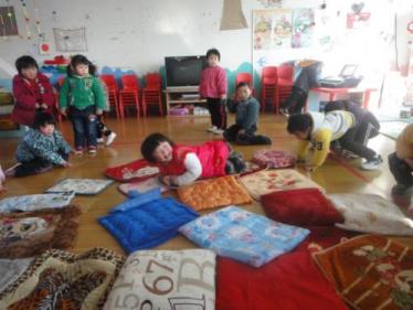 幼儿园健康我会骨碌碌教案2
