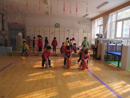 幼儿园健康我会骨碌碌教案3