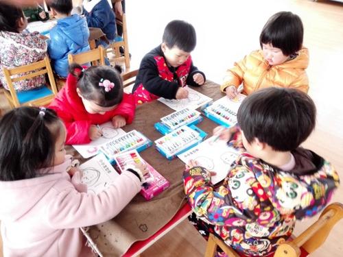幼儿园小小发型师教案3
