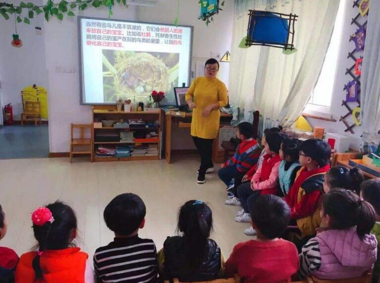 大班音乐天鹅的故事教案3