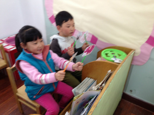 大班社会热闹的马路教案1