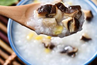 宫寒可以吃香菇吗