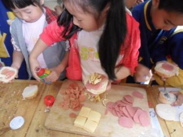 中班美术美味的汉堡教案2