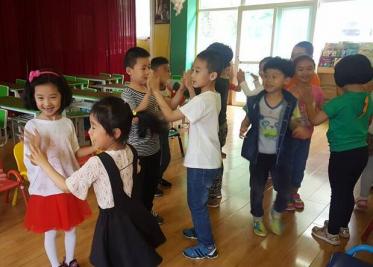 幼儿园大班小小按摩师教案1