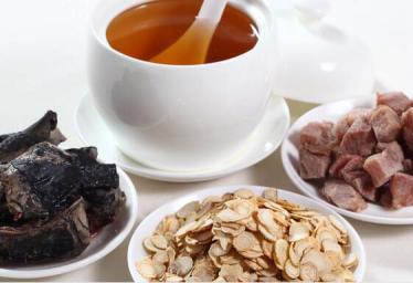 宫寒可以喝花旗参泡水吗