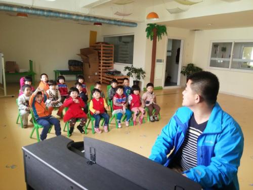 大班苹果丰收音乐教案3