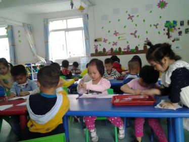 中班美术好玩的毛线教案2