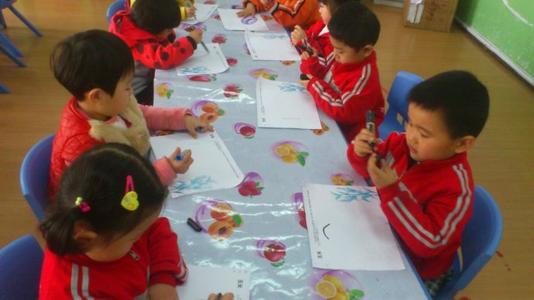 幼儿园有趣的房子线条画美术教案2