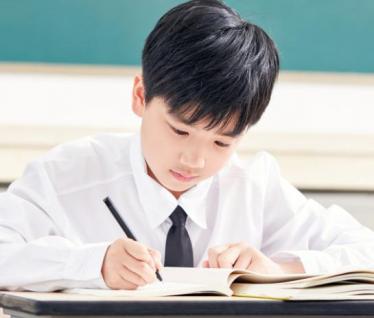 怎么教孩子正确的写字姿势 