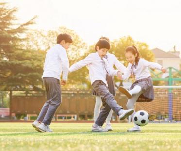 儿童学足球有什么好处