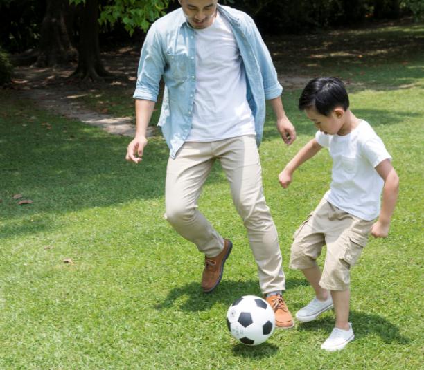 儿童踢足球影响身高吗 儿童踢足球影响长个