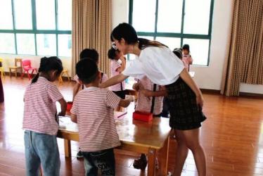 中班社会闯红绿灯的危害教案1