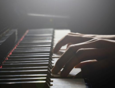 男孩子学钢琴对性格会有影响吗