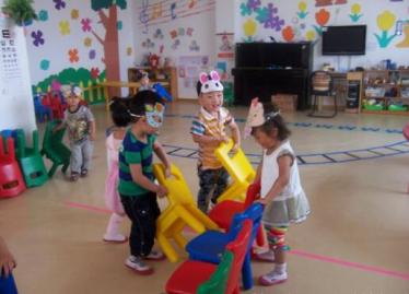 幼儿园中班圆圆和圈圈教案2