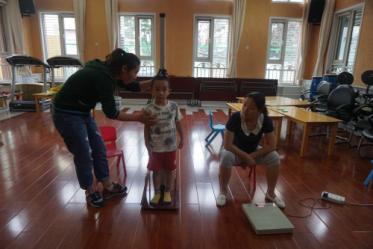 小班语言小熊想长高教案2