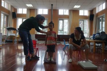 小班语言小熊想长高教案3