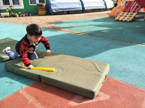大班体育勇敢的小兵教案2