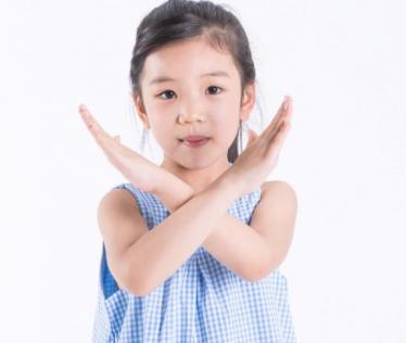如何对待有攻击性的孩子 