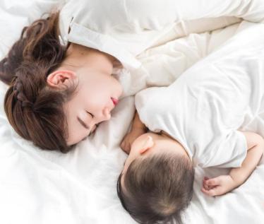 如何培养宝宝晚上早睡