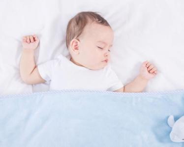 如何培养宝宝晚上早睡