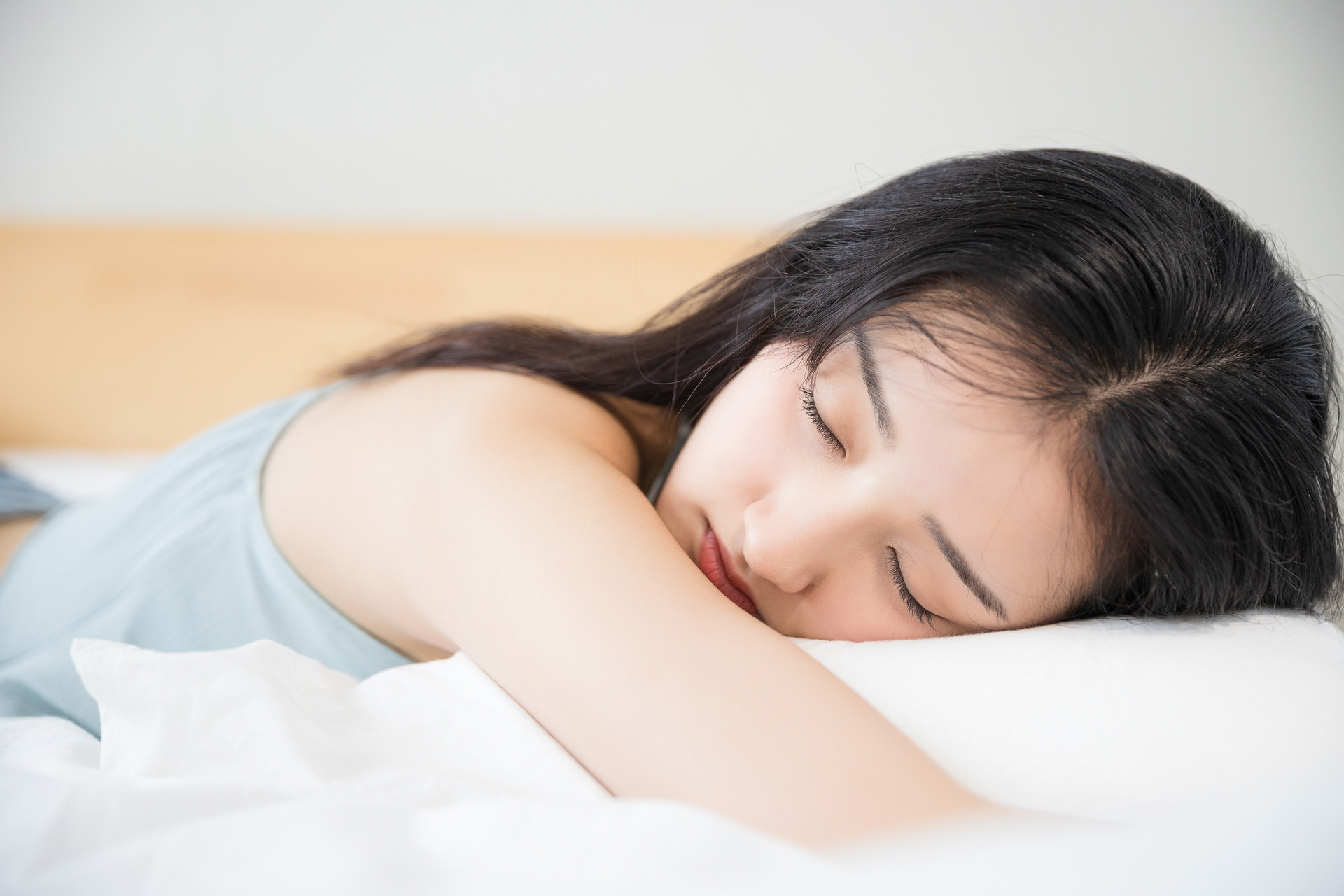 如何预防落枕 改善不良的睡姿是关键