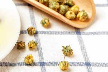孕妇喉咙痛可以喝菊花茶吗