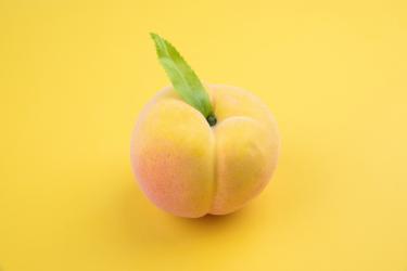 黄桃和柿子能一起吃吗