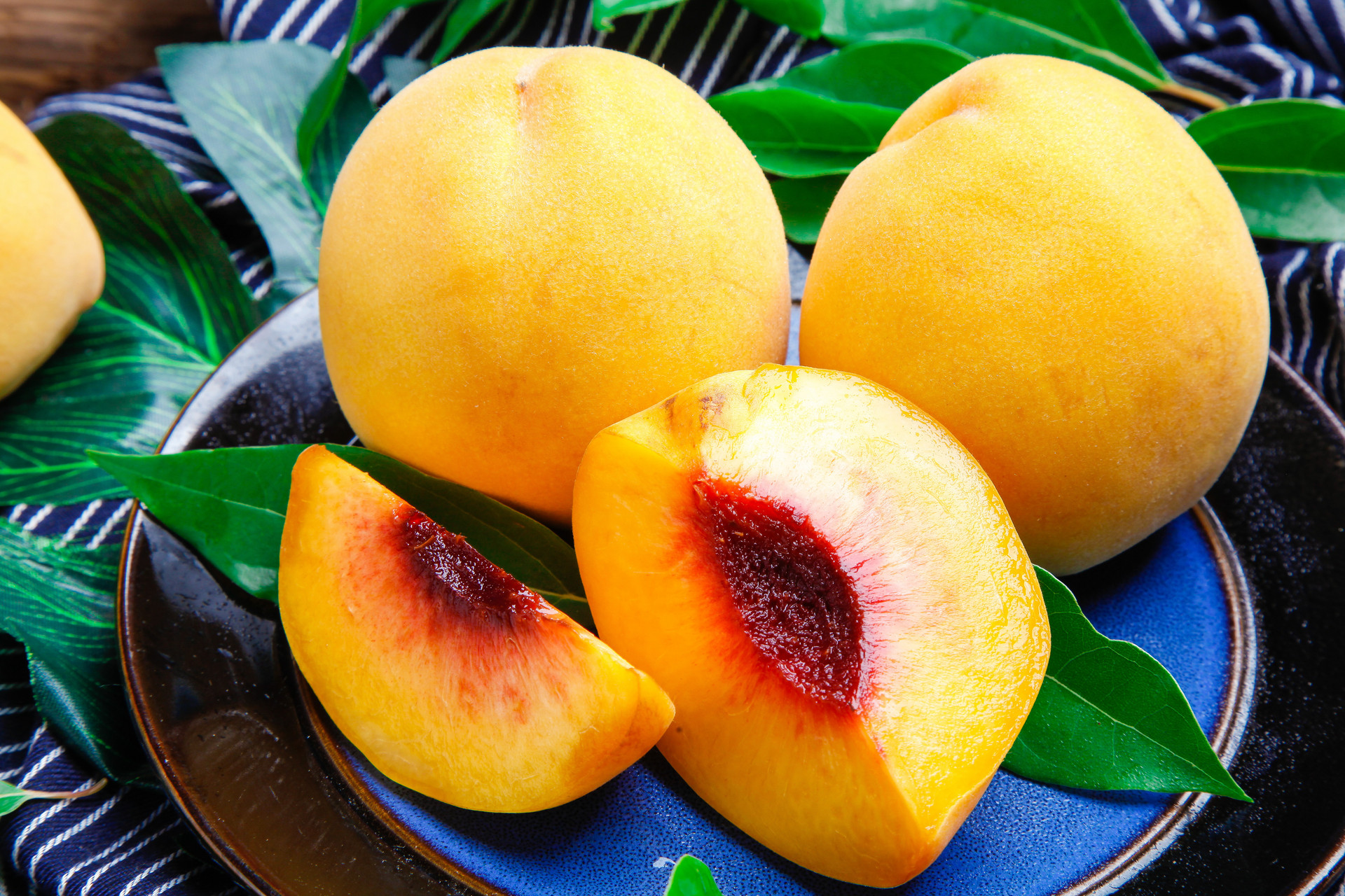 黄桃可以和柚子一起吃吗