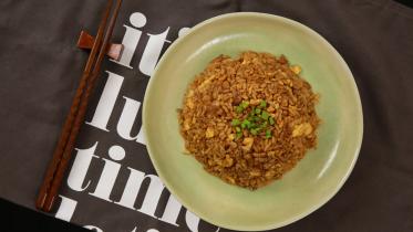 蛋炒饭太干了怎么办