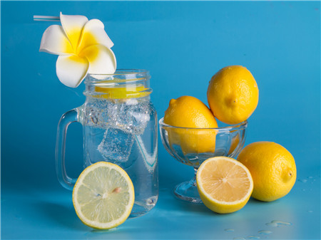 哺乳期喝柠檬水有什么好处