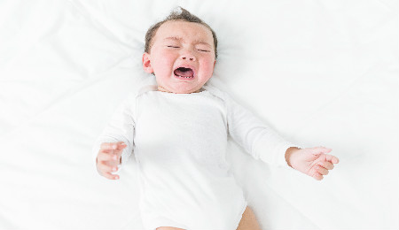 宝宝出现咽喉肿痛就是扁桃体炎造成的吗？