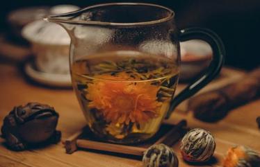 哺乳期可以喝菊花茶吗