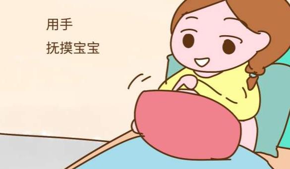 哺乳时妈妈怎么和宝宝互动