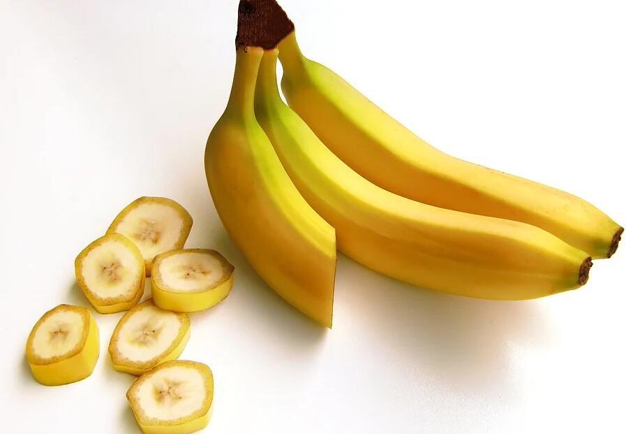 香蕉皮裂开了还能吃吗