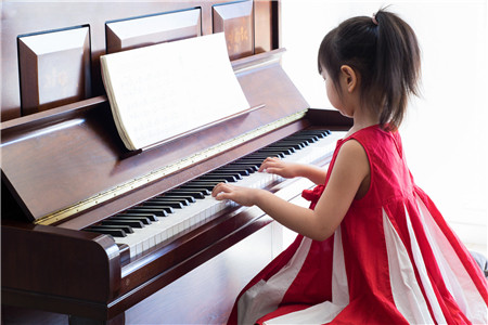 怎么让孩子爱上弹钢琴