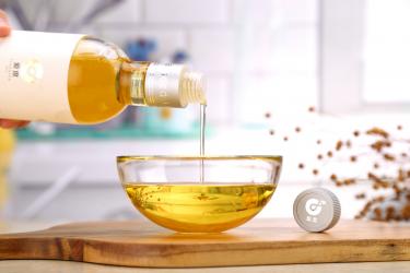 亚麻籽油的功效与作用及食用方法