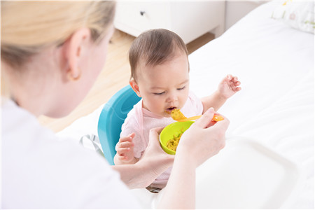 11个月宝宝突然不爱吃饭是怎么了 三种情况会导致宝宝食欲下降