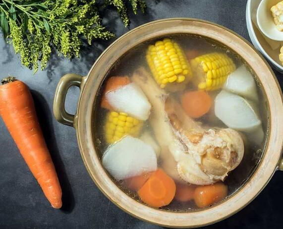 胡萝卜和什么煲汤可以清热