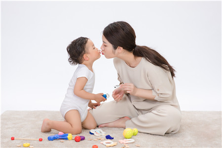 嬰兒怎么會得中耳炎 嬰兒中耳炎是怎么導致的